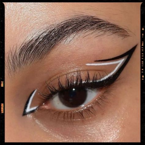 Black And White Graphic Liner, Coloured Eyeliner, Eyeliner Inspiration, White Eye Makeup, White Eyeliner Makeup, Black And White Makeup, Vampire Bride, Flot Makeup, Cute Eye Makeup