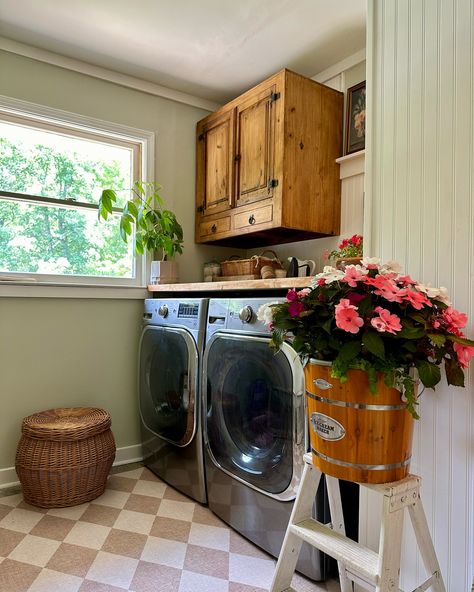 Sharing a few still captures from my Laundry Room this Sunday. Most of the laundry room renovation decor is thrifted, the exceptions are the light fixture above the utility sink addition and the wonderful @vmathome Rho Vinyl Mat [GIFTED] The rug matches my vinyl mat at my kitchen sink. I wanted a cohesive look as the laundry room, breakfast room and kitchen all flow together. The mat has been so easy to care for, and adds such charm to the cottage styling I was aiming for. More on that i... 1930s Laundry Room, Cheerful Laundry Room, Cottage Laundry Room Ideas, Eclectic Laundry Room, Yellow Laundry Room, Boho Laundry Room, Pantry Laundry Room Combo, Laundry Room Vintage, Laundry Room Small