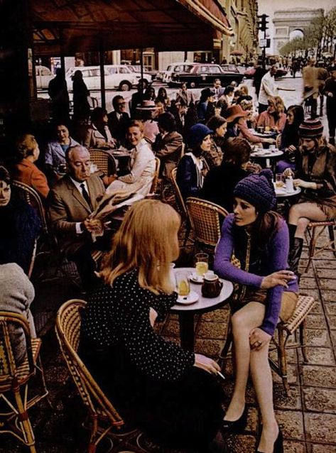 Paris 1970, Street Cafe, Swinging 60s, Cafe Society, Parisian Cafe, Old Paris, Vintage Restaurant, 20th Century Fashion, Paris Cafe