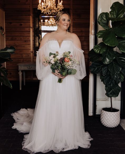 A vision of beauty, simplicity, & elegance. Venue @sacredspaandwellness @sacredsaratoga⁠ Photographer @ytkphotography⁠ Gowns and Accessories @somethingbleubridal⁠ Gown Designers @studiolevana #bridalstyle #bridalwear #somethingbleubridal #elegance #bridalcollection #bridalmakeupandhair #bridallook #fashion #beautiful #bridalhair #somethingbleu #bridalhairstyle #saratogababe #bridalgown #bridalparty #studiolevana #tamiastudiolevana #tulleweddinggown Studio Levana, Tulle Wedding Gown, Designer Gowns, Bridal Looks, Bridal Collection, Bridal Wear, Bridal Style, Bridal Hair, Bridal Party