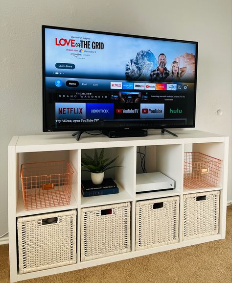 Dorm Tv Stand, Cube Storage Bedroom, Apartment Tv Stand, Cube Storage Decor, Cube Decor, Tv Stand Decor, Future Apartment Decor, Pinterest Room Decor, Tv In Bedroom