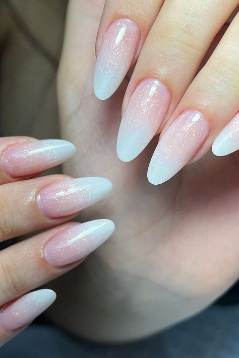 44 Super Chic Baby Boomer Nails for a French Ombré Mani Baby Pink Ombre Nails, Ombre White Nails, French Ombre Nails Glitter, Ombré Almond Nails, Pink Oval Nails, Baby Boomer Nails, Sparkle Nail Designs, Pink Stiletto Nails, Blush Pink Nails