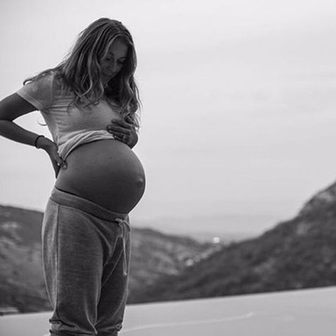 Sporty Maternity Photoshoot, Sporty Maternity Shoot, Penavega Family, Alexa Penavega, Carlos Penavega, Maternity Photo Ideas, Alexa Vega, Modern Maternity, Pregnancy Pictures