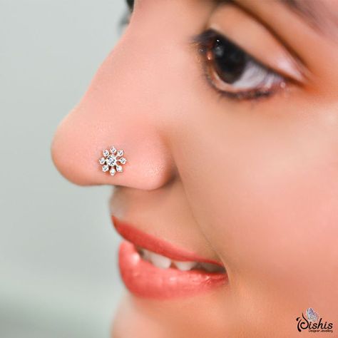 Nosepin Design Noes Pin Design Gold, Diamond Nosepin Designs, Nosepin Studs Diamonds, Cute Nose Piercing Jewelry, Nose Pin Aesthetic, Diamond Nose Pin Design, Nosepin Design, Nose Accessories, Diamond Nosepin