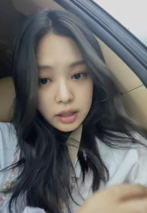 Computer Selfie, Jen Videos, Blackpink Funny, Kpop Girl Bands, Jennie Kim Blackpink, Aesthetic Editing Apps, Wallpapers Images, Black Pink Instagram, Blackpink Video