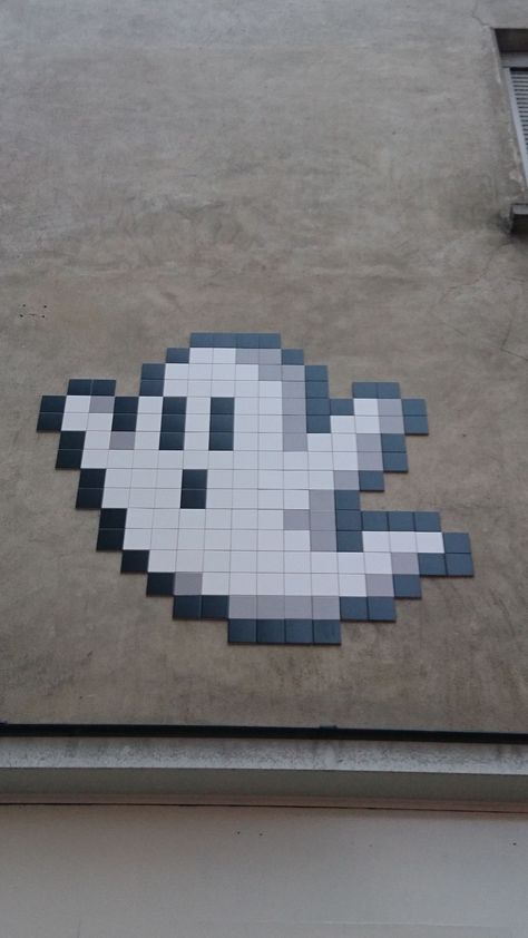 Pixel Art Ideas Minecraft Graffiti, Space Invaders Art, Post It Art, Lego Wall, 8 Bit Art, Pixel Art Background, Mosaic Tile Art, Anime Crafts, Pixel Art Design