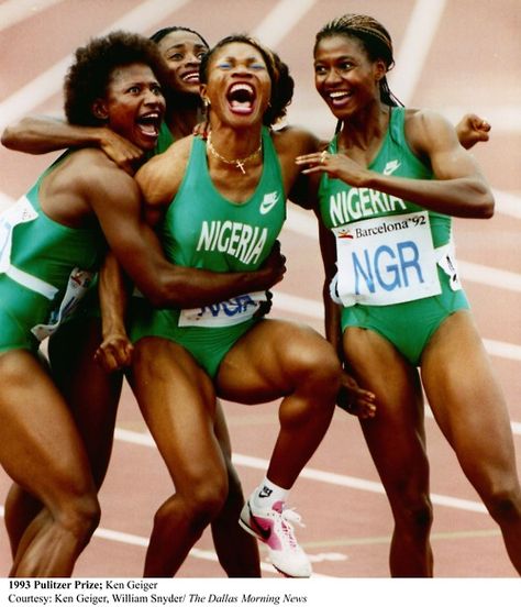 US photographer Ken Geiger’s Pulitzer Prize award-winning photograph of the 1992 Nigerian women’s 4x100m relay team as they react to the scoreboard announcing their bronze medal victory. Pulitzer Prize Photography, Pulitzer Prize, Prize Winning, Sports Photos, Summer Olympics, Sports Photography, Photography Pictures, Photojournalism, Female Athletes