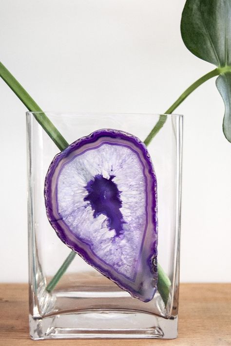 DIY agate slice vase Diy Crystal Crafts, Borax Crystals, Agate Decor, Agate Art, Geode Art, Rock Decor, Diy Window, Crafts Home, Glam Decor