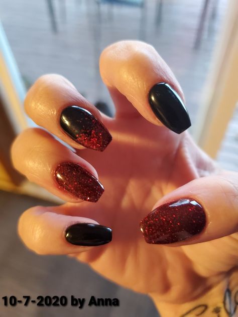 Black And Red Sparkle Nails, Black And Red Almond Nails, Red And Black Prom Nails, Black Wedding Nails, Red Sparkle Nails, Sparkle Ombre, Red Black Nails, Black Prom Nails, Sparkly Acrylic Nails