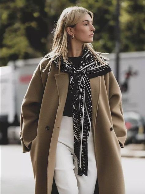 Silk Scarf Style, Parisian Women, Stylish Winter Outfits, Scarf Outfit, Junior Fashion, Jairzinho, Mode Inspo, 가을 패션, Fashion Editor