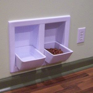 Built-in food and water dishes. No more doggie bowls to move around when sweeping/mopping. Diy Casa, Rv Interior, Inspire Me Home Decor, Remodeled Campers, Rv Stuff, Rv Living, Pet Bowls, Litter Box, My Dream Home