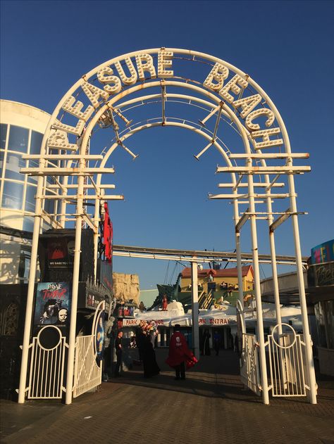 Pleasure Beach Entrance Blackpool Blackpool Pleasure Beach Aesthetic, Blackpool Beach, Blackpool England, Blackpool Pleasure Beach, Summer Vision, Smith Family, Tower Building, Family Doctors, Drawing Stuff