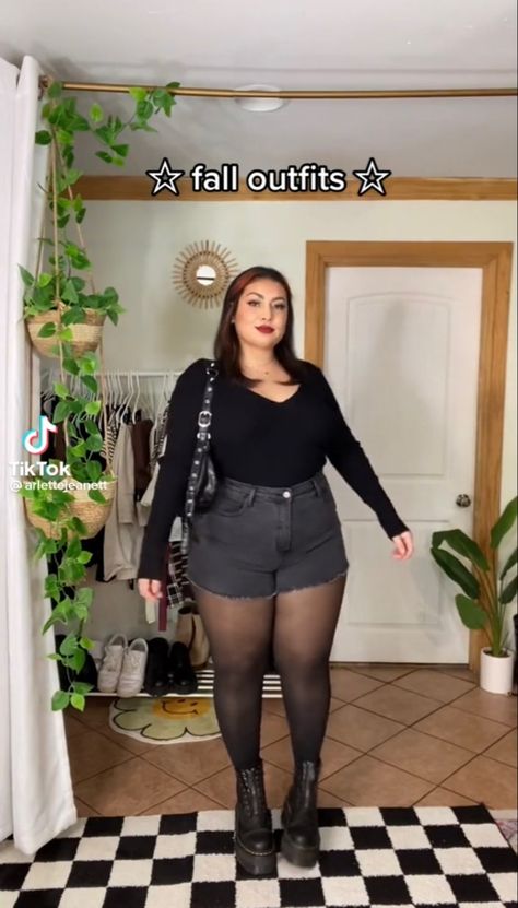 Plus Size Baddie Outfits, Mode Grunge, Plus Size Fall Outfit, Alt Fashion, Mode Inspo, Alternative Outfits, Curvy Girl Outfits, Curvy Outfits, Edgy Outfits