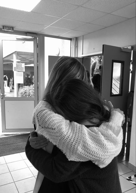 Best Friend Hug, Sisters Goals, Friends Hugging, Photo Recreation, A Burden, I M Scared, Best Poses For Pictures, Cute Friend Photos, Bestie Goals