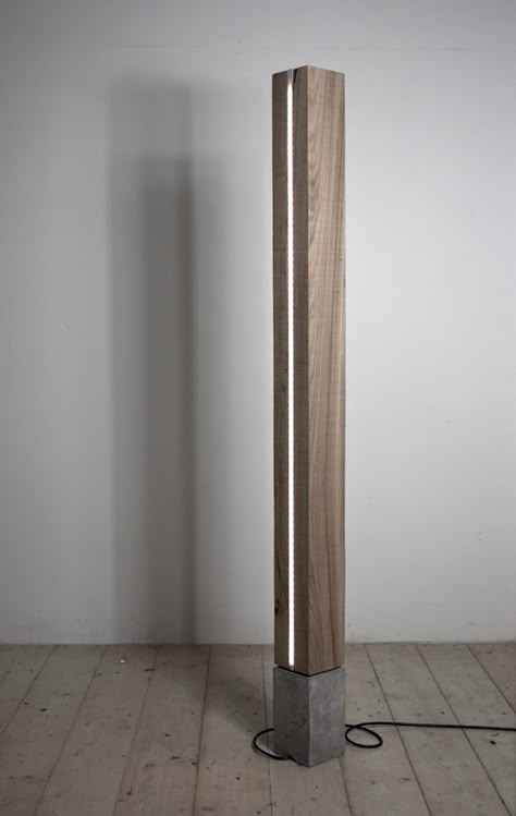 3"x3" fence post floor lamp Diy Floor Lamp, Wooden Floor Lamp, Wood Lamp Design, Diy Lampe, Concrete Lamp, Wooden Light, Wood Lamp, Deco Luminaire, Concrete Wood