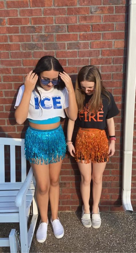 Best Friend Customes Ideas, Cheer Halloween Costume, Fire And Ice Costume Halloween, Twin Outfits For Spirit Week, Fire And Ice Costume, Two Person Costumes, Teen Girl Costumes, 2 Halloween Costumes, Teenage Halloween Costumes