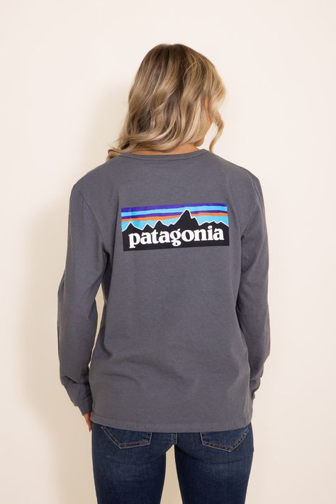 Patagonia Women’s Long Sleeve Logo Responsibili- Tee in Grey Patagonia Clothing, Patagonia Style, Patagonia Outfit, Working Overtime, Patagonia Women, Patagonia Jacket, Patagonia Jackets, Long Sleeve Tees Women, Patagonia Womens