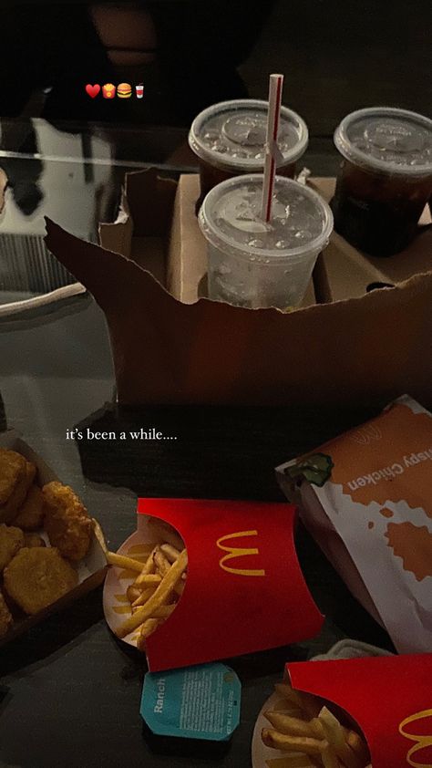 Mcdonalds Ig Story, Yummy Food Captions, Cravings Instagram Story, Food Story Ideas Instagram, Ig Story Inspo Aesthetic, Ig Story Food Ideas, Lunch Ig Story, Food Ig Story Idea, Insta Story Ideas Food