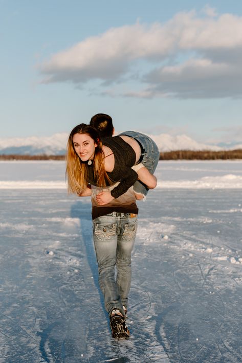 Carry Over Shoulder Couple, Carried Over Shoulder Couple, Anime Carrying Someone, Boyfriend Carrying Girlfriend Over Shoulder, Shoulder Carry Pose Reference, Over The Shoulder Carry Pose, Girl Carrying Girl, Shoulder Carry Pose, Arm Around Shoulder Couple