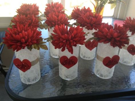 Valentines Day Centerpieces, Centerpieces For Party, Church Valentines, Valentine Day Table Decorations, Valentine Tablescape, Saint Valentin Diy, Valentines Bricolage, Centerpiece Craft, Valentines Party Decor