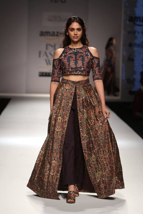 Strand of Silk — Designer Shruti Sancheti showcased her latest... Ethno Style, India Fashion Week, Amazon India, Salwar Kamiz, Indian Couture, Lehenga Designs, Indian Attire, Manish, Desi Fashion