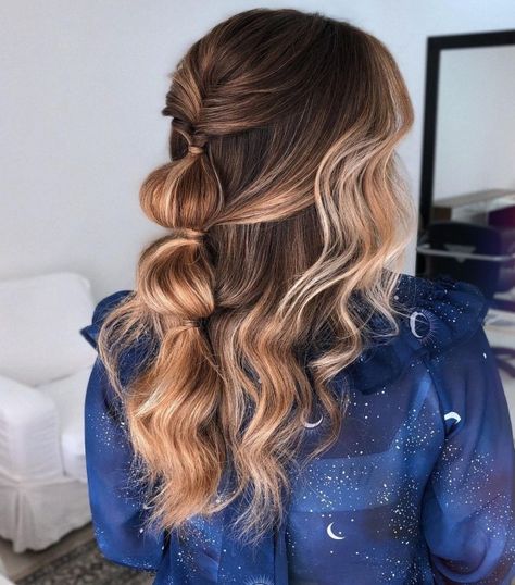 Easy Bubble Braid for Bridesmaids Bridesmaid Hairstyles 2023, Half Up Bubble Braid, Easy Bridesmaid Hairstyles, Bridesmaid Ponytail, Bubble Braid, Large Curls, Parted Bangs, Wedding Hairstyles Bridesmaid, Classic Updo