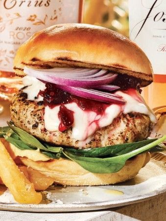 Brie Burger, Cranberry And Brie, Ground Turkey Burgers, Wellness Boutique, Brie Cranberry, Cheddar Burger, Turkey Cranberry, Cranberry Brie, Fresh Cranberry