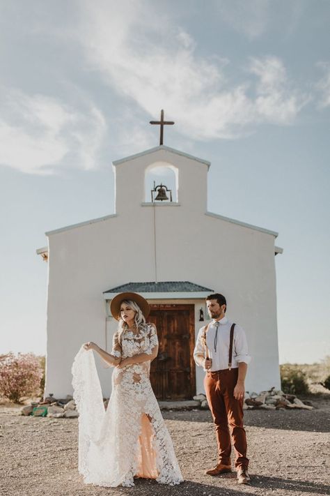 This Glamping Wedding Inspiration in Marfa, TX Will Have You Booking Your Tickets to the Desert | Junebug Weddings Wedding Hair Short, Beautiful Chapels, Marfa Wedding, West Texas Wedding, Boho Shoot, Flowers Wedding Hair, Vegas Wedding Dress, Glamping Wedding, Marfa Tx