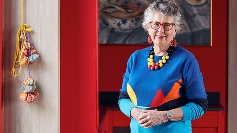 Prue Leith’s Gloucestershire house is a real showstopper British Bake Off Recipes, Prue Leith, Budget Food, Bake Off Recipes, Family Motto, Royal Shakespeare Company, Jewelry Wall, British Bake Off, Great British Bake Off