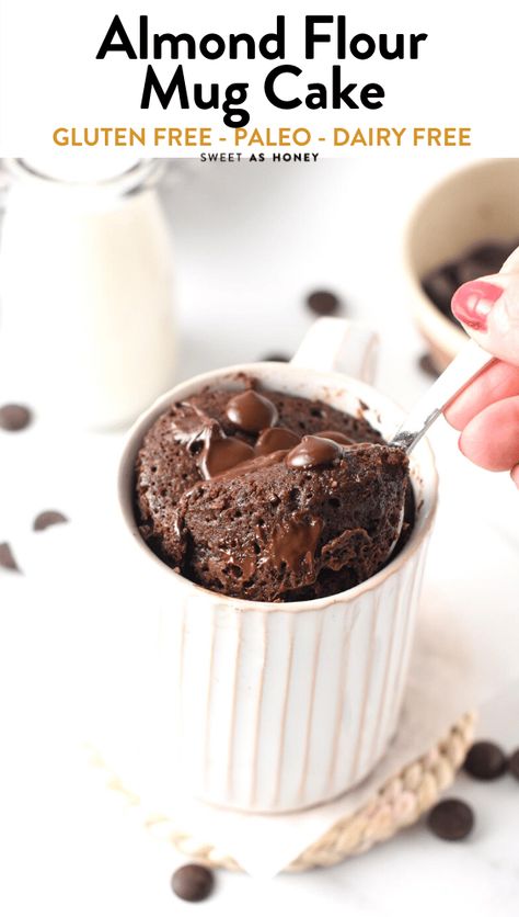 Mug Cake Micro Onde, Healthy Chocolate Mug Cake, Gluten Free Mug Cake, Almond Flour Brownies, Cake Almond, Chocolate Chip Mug Cake, Mug Cake Healthy, Vanilla Mug Cakes, Chocolate Crumbs