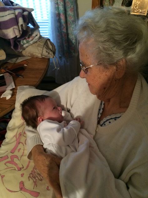 Great-Great grandma Grandparents With Grandkids Aesthetic, Grandparents Aesthetic, Young Grandma, Memories Aesthetic, Grandma Aesthetic, Cute Grandma, Future Mommy, Beautiful Black Babies, Grandma Core