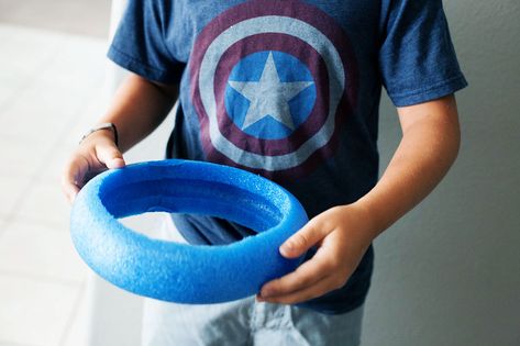 Learning about centrifugal force Superhero Science, Middle School Chemistry, Physical Science Lessons, Physics Projects, Diy Science Experiments, Centrifugal Force, Science Lesson Plans, Pool Noodle, Diy Science