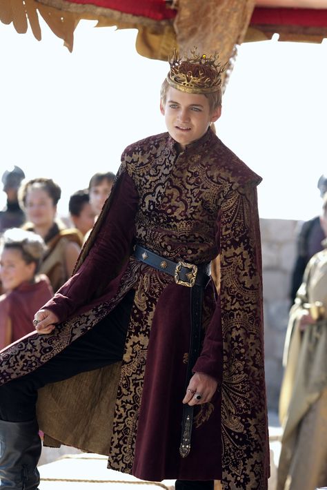 Again detail is amazing Prince Outfit Design, King Joffrey, Game Of Thrones Dress, Game Of Thrones Men, Game Of Thrones Outfits, Joffrey Baratheon, Got Costumes, Game Of Thrones Costumes, Prince Clothes