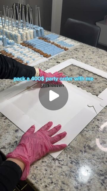 @vaehsberries on Instagram: "Pack a party order with me!🍓❄️ what do y’all think? #chocolatecoveredstrawberries #treats #vlog #chocolate" Snacks For Sale Ideas, Sweet 16 Treat Table Ideas, How To Package Cake Pops, Treat Boxes Ideas Packaging, Cake Pop Packaging Ideas, Chocolate Display Ideas, Chocolate Covered Treats Ideas, Diy Birthday Treats, Treat Packaging Ideas