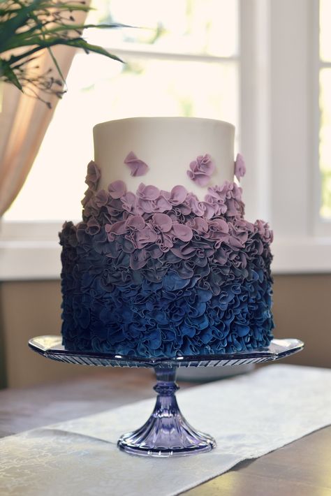 Modern elegant wedding cake with ruffles ombre from royal blue to purple. Country Cake Shop Royal Blue Wedding Cakes, Country Cake, Γενέθλια Mickey Mouse, Purple Wedding Cake, Purple Cakes Birthday, Modern Elegant Wedding, Pretty Wedding Cakes, Food Decorations, 18th Bday