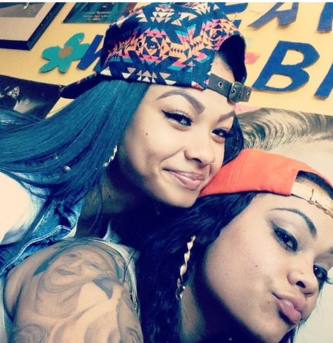 India Westbrook 💛💙 Dope Girl Swag, Morgan Westbrooks, Westbrook Sisters, Tomboy Street Style, Boss Picture, Hiphop Streetwear, West Brook, Hood Girls, India Westbrooks