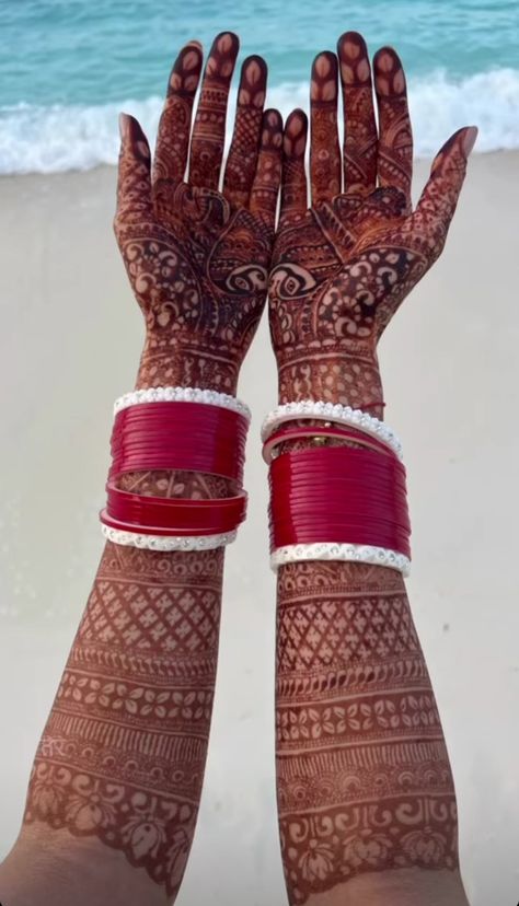 Bridal Jewellery Inspiration, Vicky Kaushal, Bridal Chura, Full Hand Mehndi, Bridal Henna Designs, Latest Bridal Mehndi Designs, Bridal Mehendi Designs, Full Hand Mehndi Designs, Wedding Mehndi