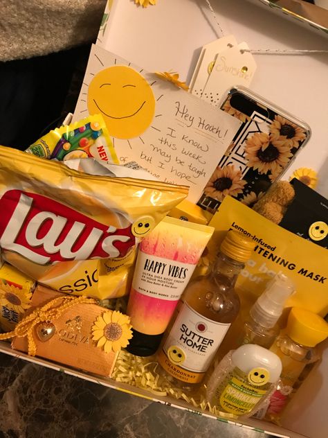 Box of Sunshine, cheer up, happy box Cheer Up Basket Ideas, Sunshine Basket Ideas, Care Package Ideas For Friend Cheer Up, Gifts To Cheer Someone Up, Cheer Up Basket, Feel Better Gifts, Best Gift Baskets, Cheer Someone Up, Box Of Sunshine