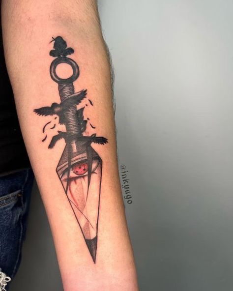 Brother Anime Tattoo, Itachi Arm Tattoo, Kuni Tattoo Naruto, Kuni Knife Tattoo Naruto, Anime Tattoos Itachi, American Traditional Naruto Tattoo, Anime Brother Tattoos, Itachi Tattoos Ideas, Mens Anime Tattoo