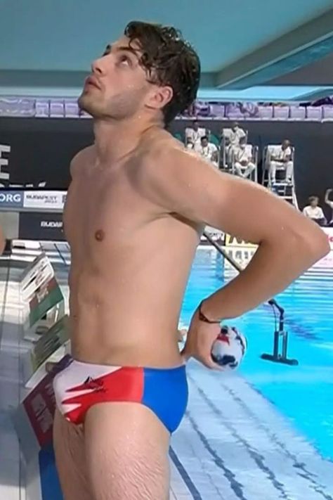 Team Usa Gymnastics, Olympic Swimmers, Guys In Speedos, Olympic Athletes, Attractive Guys, Sport Man, Mens Swimwear, Diver, Swim Trunks