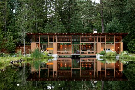 Beautiful Pond, Architecture Jobs, Wood Architecture, Architecture Studio, Modern Exterior, Mid Century House, Architecture Project, Architect Design, American Design