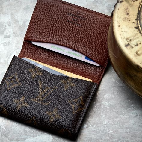 Louis Vuitton card holder. Luis Vuitton Wallet, Mens Louis Vuitton, Louis Vuitton Card Holder, Melie Louis Vuitton, Louise Vuitton, Mens Card Holder, Louis Vuitton Clutch, Cute Wallets, Luxury Card