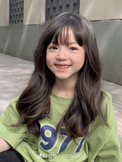 Kids Haircut With Bangs, Girl Haircut With Bangs, Girl Hair Dos, Haircuts For Long Hair With Layers, Hair Style Korea, Girl Haircut, Haircuts For Wavy Hair, Girl Haircuts