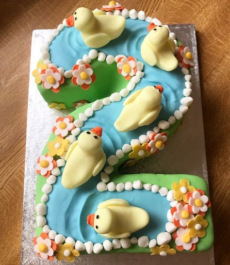 Mummabakes on Instagram: ““5 little ducks went swimming one day” 🦆” Duck Cake 2nd Birthday, Duckie Birthday Cake, Ducky Cake Ideas, Duck Themed 3rd Birthday, Rubber Ducky 2nd Birthday Party, 2nd Birthday Duck Theme, Duck Theme Birthday Cake, Ducky Birthday Cake, Second Birthday Duck Theme