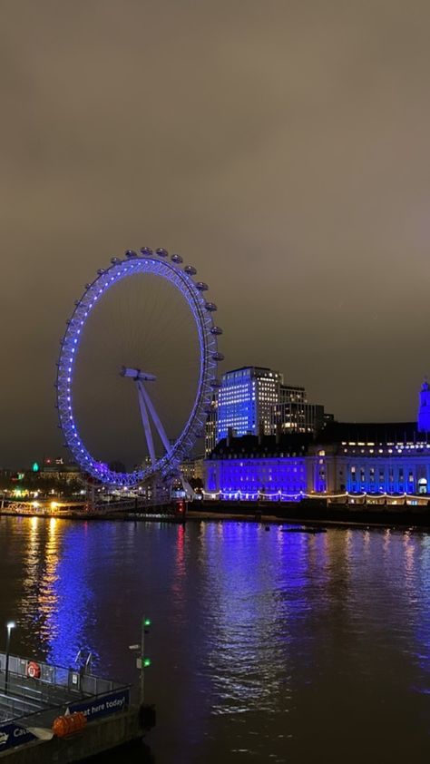 London Uk Photography, London In Night, Uk Wallpaper London, London Aethstetic, London Student Aesthetic, London Eye Wallpaper, Pics Of London, London Eye Aesthetic, London Eye Night