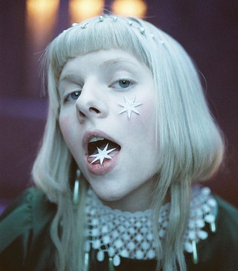 The hunter's moon is shining on Instagram: “. @i_d “To celebrate this new era, Aurora curated a playlist of some of her favourite music right now. “It’s a little mix of songs I find…” Aurora Artist, Aurora Singer, Aurora Aksnes, Oh My Goddess, Arte Alien, Face Reference, Stavanger, Arte Inspo, Art Plastique