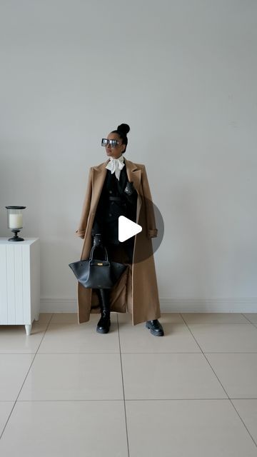 Lovely Amusan on Instagram: "{•MON-FRI•} What I wore last week Monday to Friday. • MONDAY Coat: @karen_millen Leggings: @toteme Blouse: @reiss Blazer: @zara Bag: @demellierlondon Boots: @dune_london Sunglasses: @dior TUESDAY Skirt & jumper: @aavelleofficial Coat: Karen Millen Boots: @paristexas_it Bag: @lalage Sunglasses: Dior WEDNESDAY Shorts & Coat: Karen Millen Turtleneck: @hm Bag: @maisonvalentino Boots: Paris Texas Tights: @swedishstockings Sunglasses: @burberry THURSDAY Dress & Sweater: @theory__ Coat: Karen Millen Boots: Dune London Sunglasses: @rayban FRIDAY Shorts: @zara Turtleneck: H&M Coat: Karen Millen Bag: DeMellier Boots: Paris Texas Tights: Swedishstockings Sunglasses: Rayban • • • • #outfitinspiration #winterfashion #whowhatwear #londonfashion # Reiss Blazer, Sunglasses Burberry, Zara Turtleneck, Sunglasses Dior, Blazer Zara, Skirt Jumper, Zara Bag, Zara Bags, Paris Texas