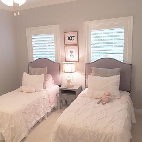 Sarah Hicks on Instagram: “I am loving how this sweet little room is coming together. #magnoliamarket” Twin Girl Bedrooms, Shared Girls Room, Shared Girls Bedroom, Kids Bedroom Designs, Twin Beds, Cute Bedroom Ideas, Twin Bedroom, Girl Bedroom Designs, I Am Loving