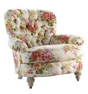 Eye For Design: Create Cozy English Cottage Rooms With Floral Chintz Fabric Shabby Chic Armchair, Cozy Chairs, Pattern Chair, Floral Armchair, Muebles Shabby Chic, Shabby Chic Chairs, Chic Home Design, Overstuffed Chairs, Vibeke Design