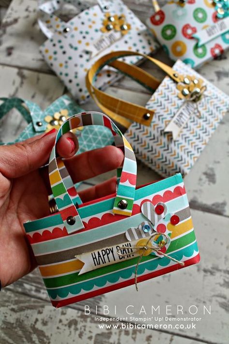 cherry on top designer series paper Gift Card Holder Diy, Paper Purse, Card Creative, Bags Ideas, Diy Gift Card, Gift Holders, Treat Holder, Mini Tote Bag, Latest Images